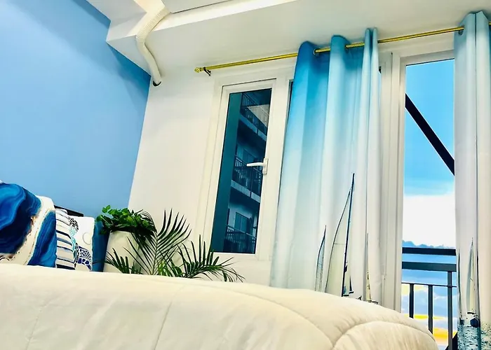 Cozy With Balcony, Bay And Golden Hour, Karaoke, Netflix, Ps4, Popcorn, Near Picc, Moa, Dlsu Taft Ave Malate, Naia Airport And Rizal Stadium *