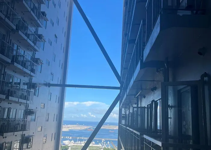 Cozy With Balcony, Bay And Golden Hour, Karaoke, Netflix, Ps4, Popcorn, Near Picc, Moa, Dlsu Taft Ave Malate, Naia Airport And Rizal Stadium Appartement *