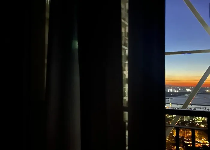 Cozy With Balcony, Bay And Golden Hour, Karaoke, Netflix, Ps4, Popcorn, Near Picc, Moa, Dlsu Taft Ave Malate, Naia Airport And Rizal Stadium *