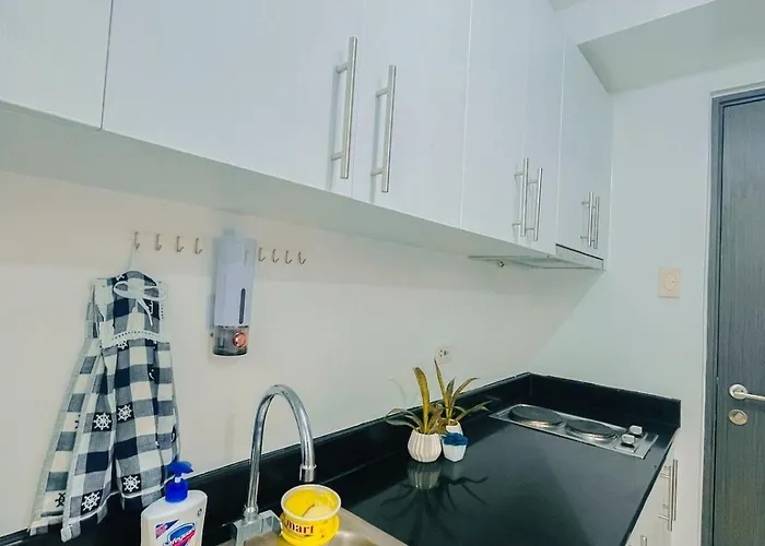 Cozy With Balcony, Bay And Golden Hour, Karaoke, Netflix, Ps4, Popcorn, Near Picc, Moa, Dlsu Taft Ave Malate, Naia Airport And Rizal Stadium *
