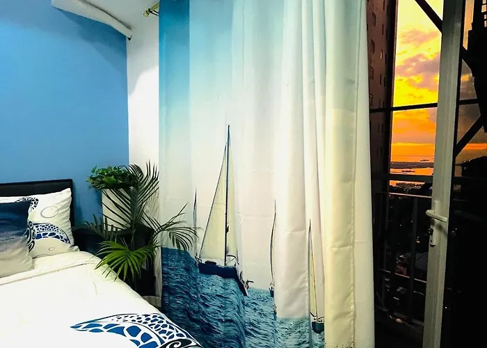 Cozy With Balcony, Bay And Golden Hour, Karaoke, Netflix, Ps4, Popcorn, Near Picc, Moa, Dlsu Taft Ave Malate, Naia Airport And Rizal Stadium *