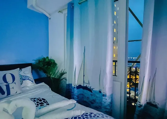 Cozy With Balcony, Bay And Golden Hour, Karaoke, Netflix, Ps4, Popcorn, Near Picc, Moa, Dlsu Taft Ave Malate, Naia Airport And Rizal Stadium Appartement